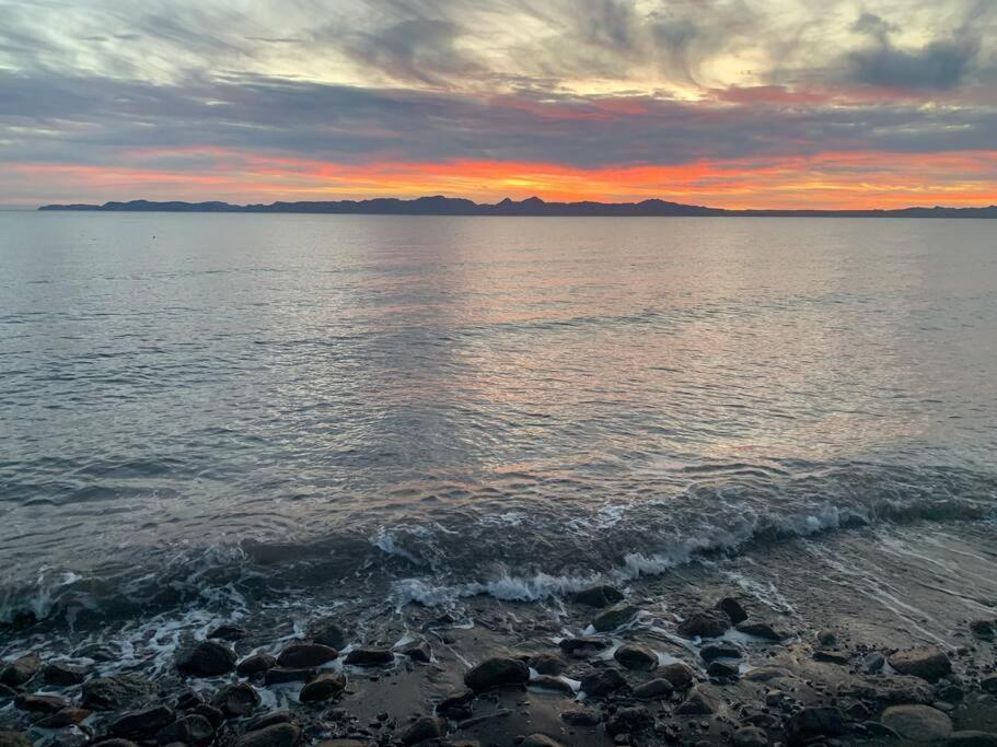 Tres Iguanas Apart Hotel - New, Cozy & Spacious Flats, Short Walk To Beach Loreto  Esterno foto